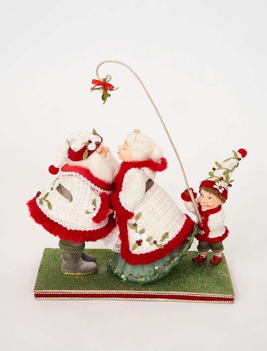 Mistletoe  Santa & Mrs C 14"